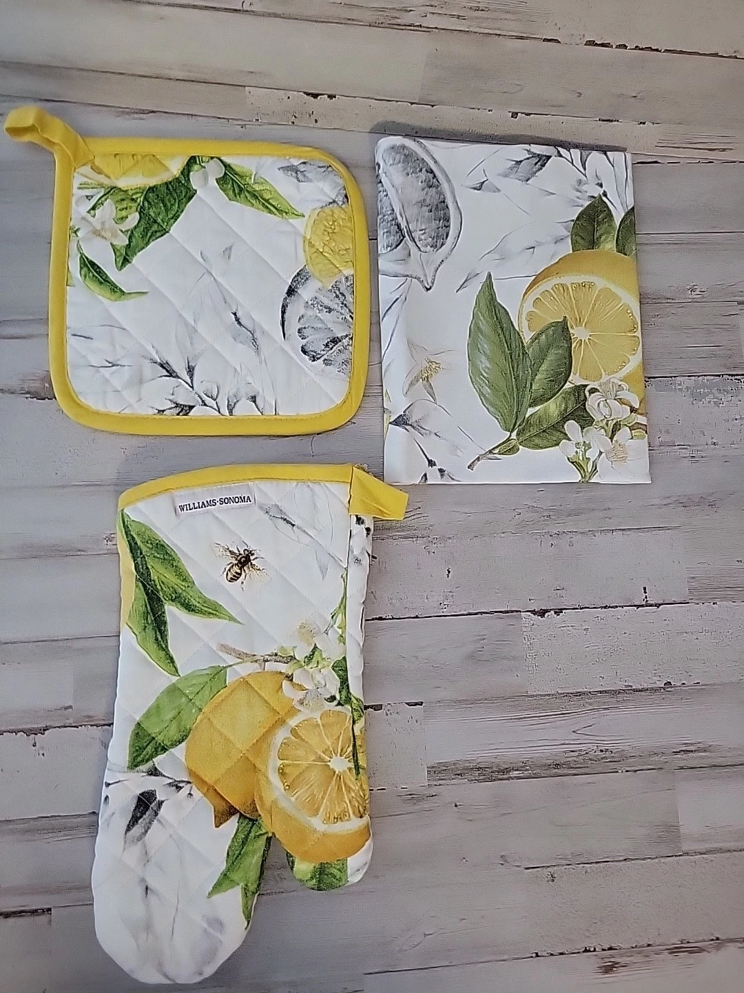 Williams Sonoma Oven Mitt, Potholder, and Kitchen Towel - Thumbnail 4