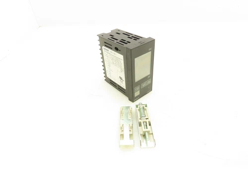 Omron E5EZ-Q3 Digital Temperature Controller 100-240V 2A