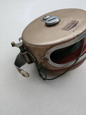 Vintage Heddon Mark IV, model 11, Made In USA FISHING REEL