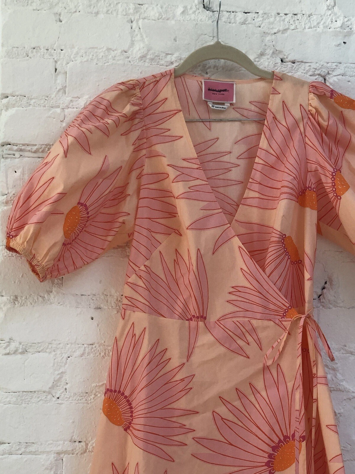 Abito midi Kate Spade NY rosa che cade fiori manica avvolgente passerella taglia 00 XXS