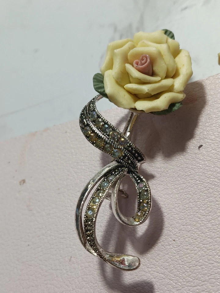 Broche y Pendientes AVON Vintage Años 80 Tono Plata Rosa Amarilla - Firmado Foto 3 de 4