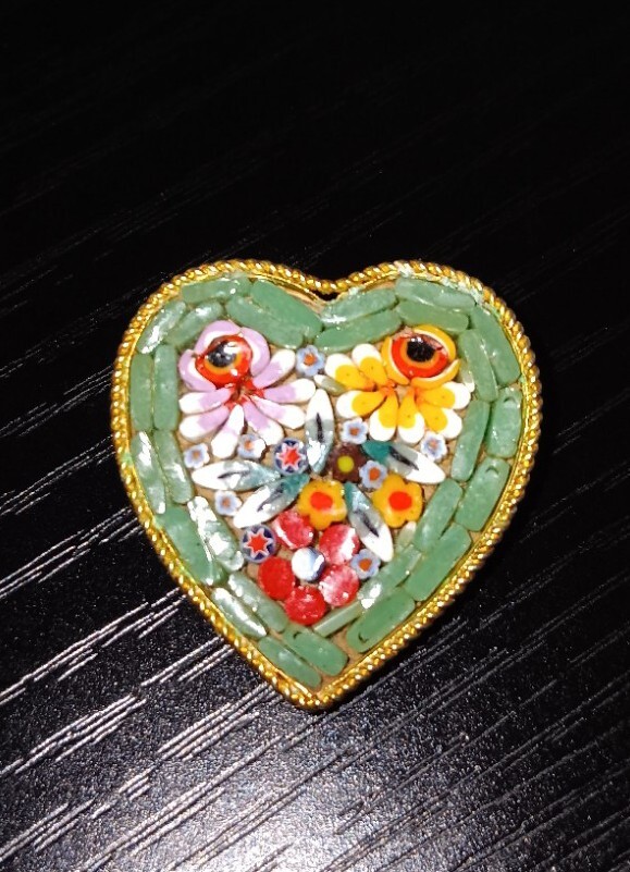 Vintage Micro Mosaic Heart Shaped Brooch / Pin With Flowers  Vintage Micro Mosaic Heart Brooch display picture 1