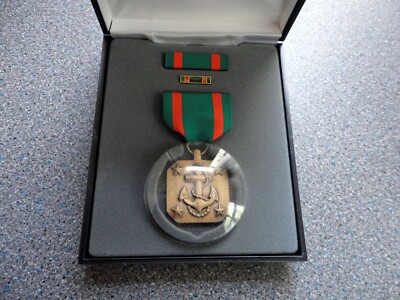 Gebrauchte U.S. Navy Marine Corps Achievement Medaille Band Anstecknadel im Etui