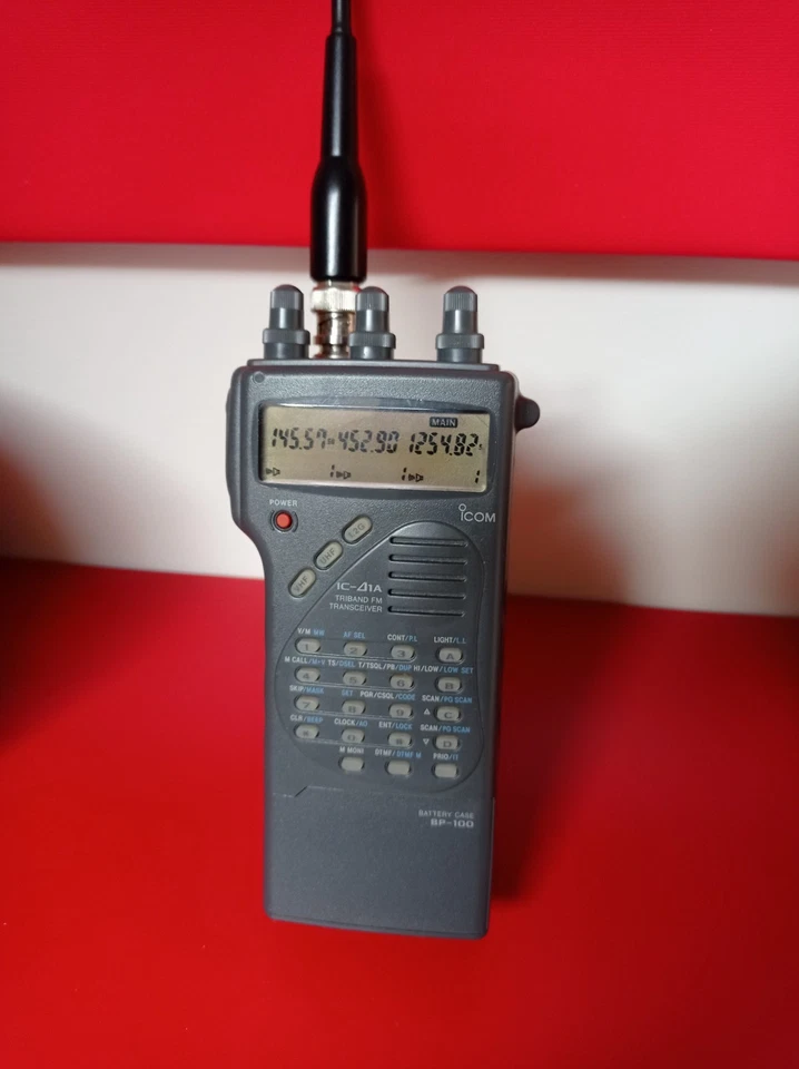 Icom Ic-Delta1A ricetrasmettitore tribanda - Immagine 2 di 4