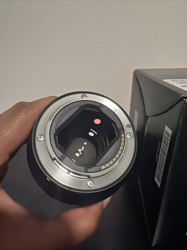 Lente Sony 35mm F/1.4 Fe GM para montagem tipo E com caixa e capa de lente excelente estado - Imagem 4 de 4