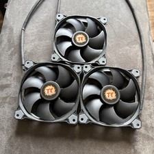 Thermaltake Riing Plus 12 LED RGB TT-1225 Sin...