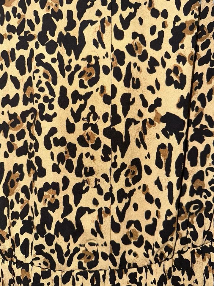 J. Vestido Plisado Manga Larga Crew Carly Pequeño Talla 10P Estampado Leopardo SIN Cinturón Foto 2 de 4