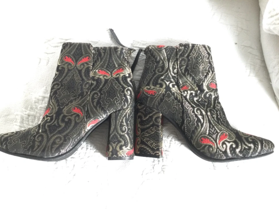 Botines NAUGHTY MONKEY 8M NADONNA Negro/Rojo Bordado/Tapiz Tacón Cremallera Foto 3 de 4