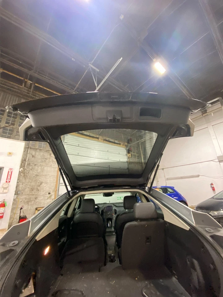 (LOCAL PICKUP ONLY) 11 12 13 14 15 CHEVY VOLT Trunk Decklid Tailgate - Image 4 of 4