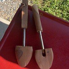 Rochester Shoe Tree Co. Wooden Shoe Trees Pair Size M Metal Shaft Marked M