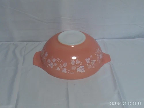 'Pre-Owned' Vtg Pyrex 444 Trademark 1950's 4 Qt Pink Cinderella Gooseberry Bowl