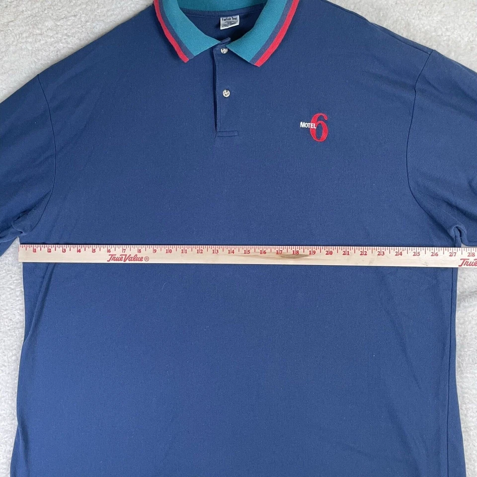 Camisa Polo Motel 6 Para Hombres 3XL Azul Uniforme de Empleado Años 80 90 Retro Moda Sello Foto 3 de 4
