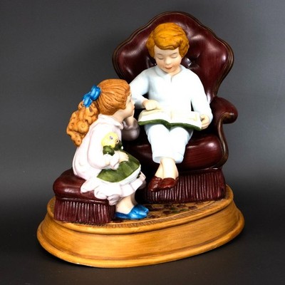 VTG Avon Memories Enjoying the Night Before Christmas Figurine