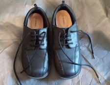 Pre Owned "George" brand Boys' Dress/Formal Lace Up Shoes,Black- Size 1.