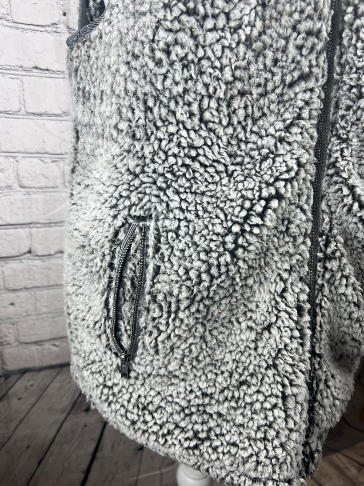 Thread + Supply Vest Women's M Gray Solid 100%Pol… - image 3