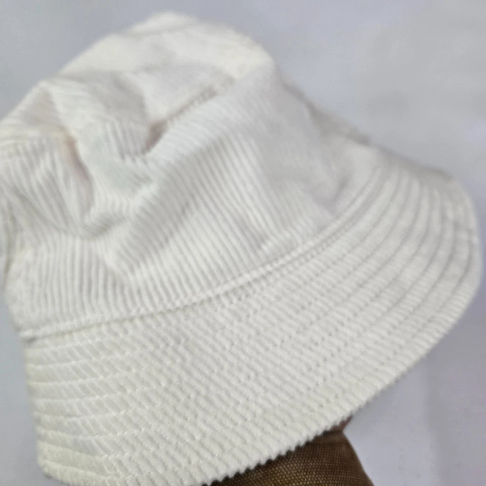 Sombrero de mujer Care Bears H&M mediano grande blanco cubo pana dulce y atrevida Foto 4 de 4