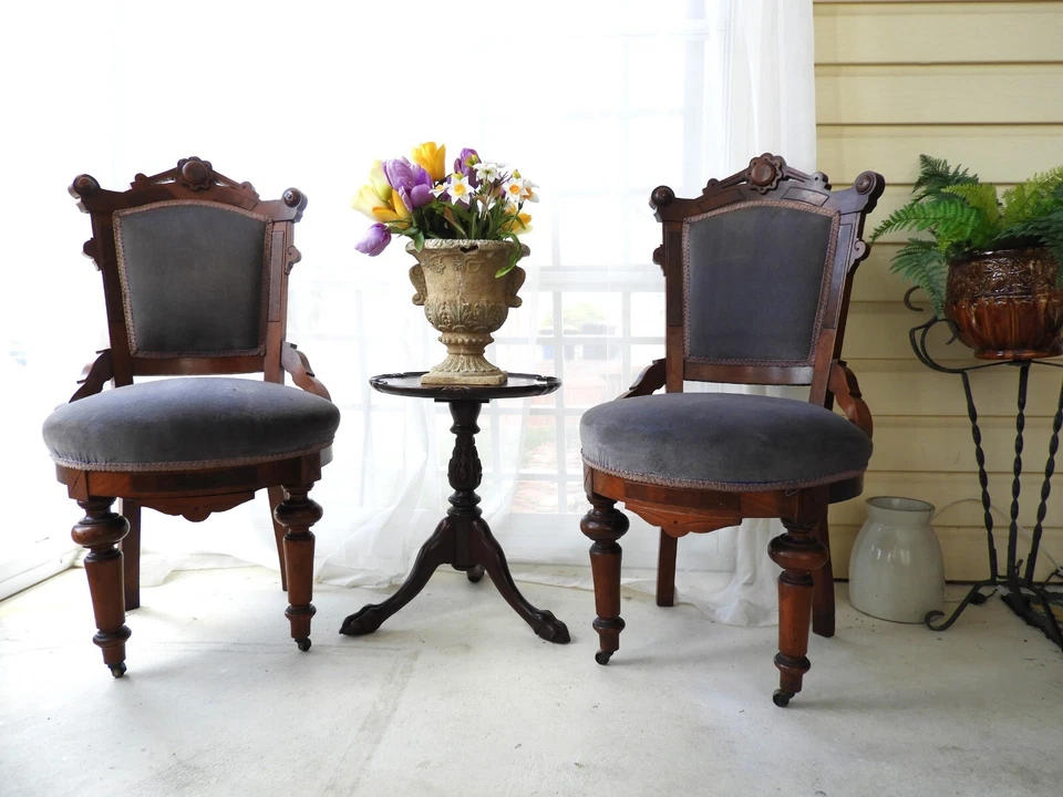 Antiguo conjunto de sillas de salón Eastlake de la época victoriana terciopelo azul cotización de envío Foto 3 de 4