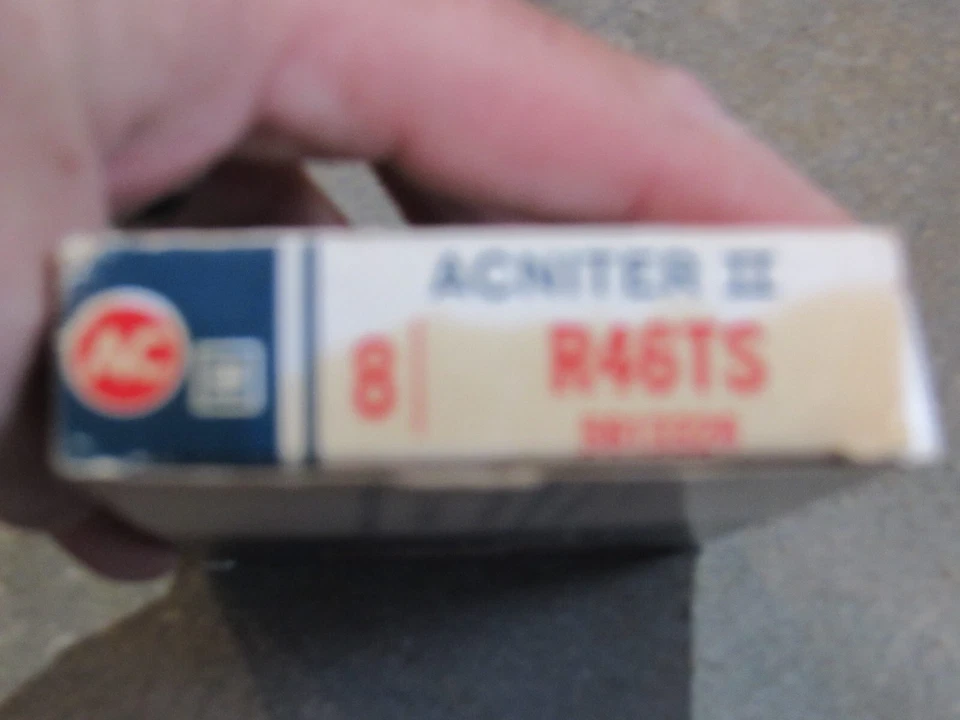 Bujías de aire acondicionado nuevas R46TS fecha 1977 Acniter II (8) GTO Pontiac Firebird transmisión automática Foto 2 de 3