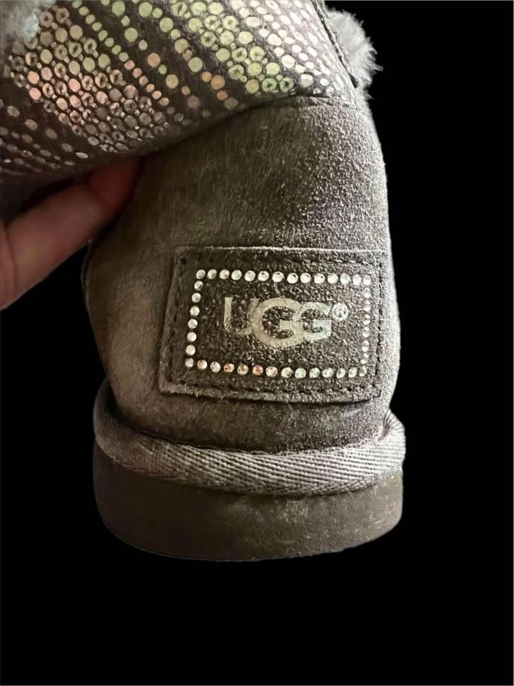 UGG Bailey Button Bling Short Boots  Swarovski Crystal Gem Button Size 6 View 4