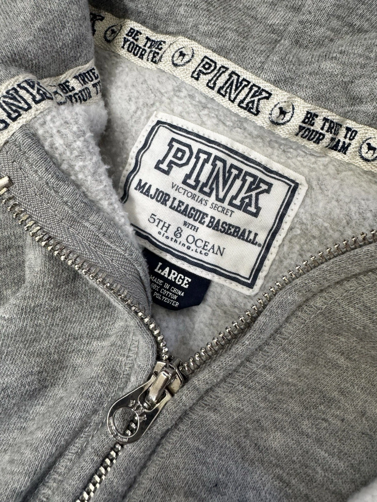 UNDERCOVER Victoria Secret rosa Minnesota gemelli con zip.