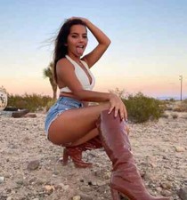 BEAUTIFUL ISABELLA MERCED 8X10 Photo