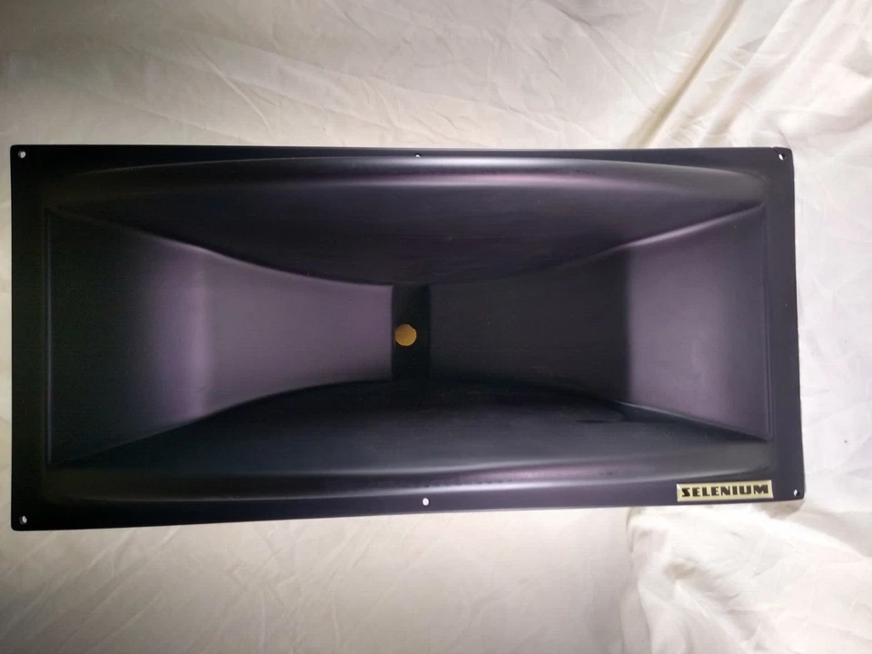 JBL - Selenium Horn Fiberglass 22.5" x 10.5", HxV 120 x 40 3.5cm Throat- HC56-25 - Image 2 of 4