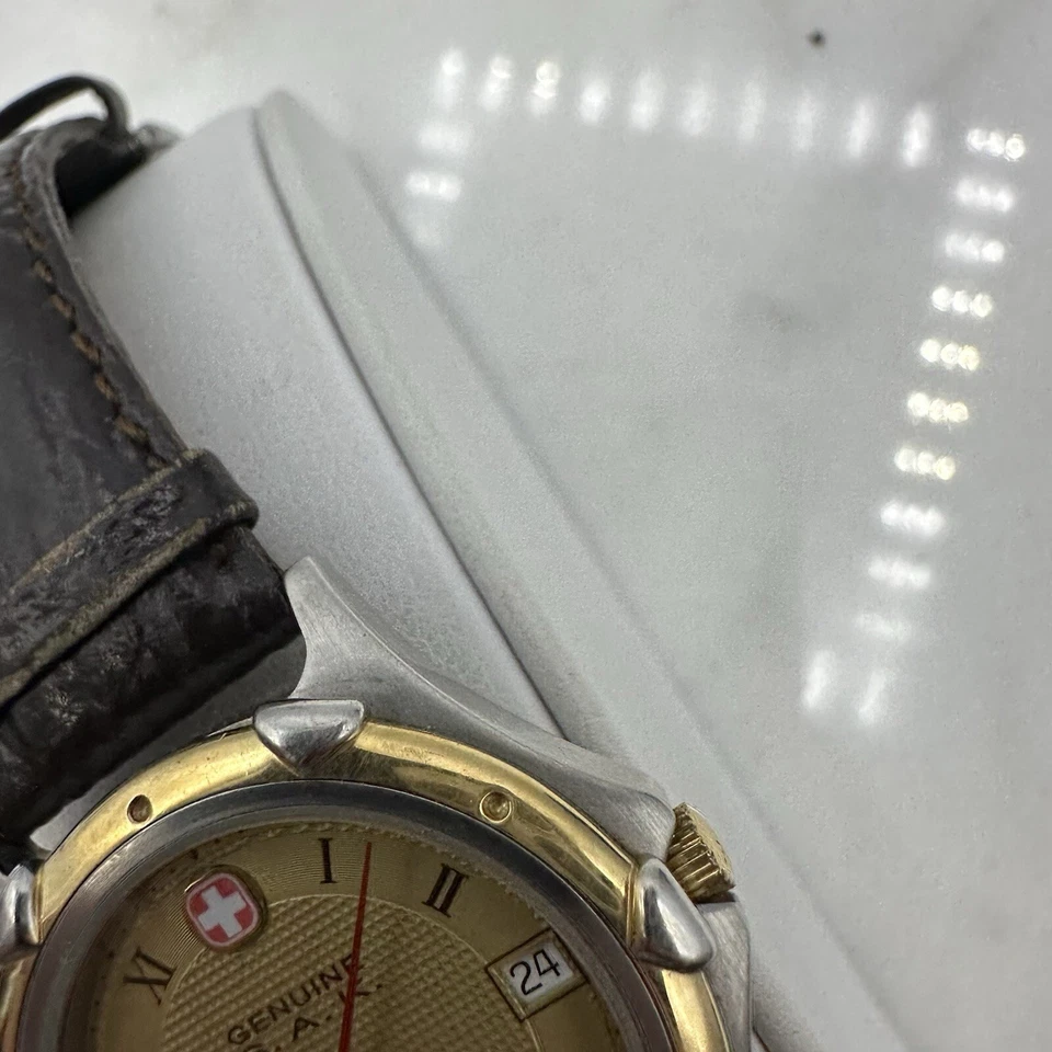 Vintage Men’s RARE S.A.K. Wenger Automatic 25 Jewels 2 Tone Watch, Working - Image 2 of 4