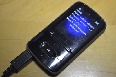Philips GoGear Vibe 4gb MP3 Player  VIBE/37 Only FOR PARTS READ!!