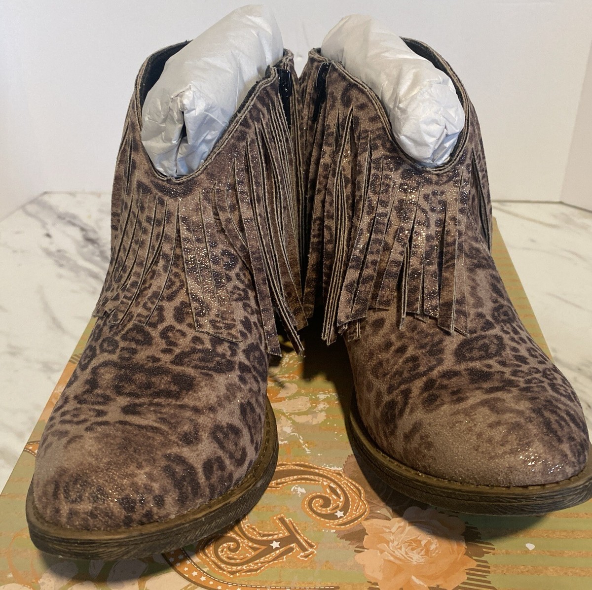 Very G Booties Womens Boots Sz Faux Animal Glitter Western
