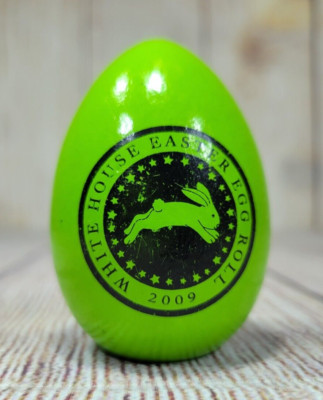 2009 OFFICIAL Green Wooden White House Easter Egg Roll Barack Obama Michelle