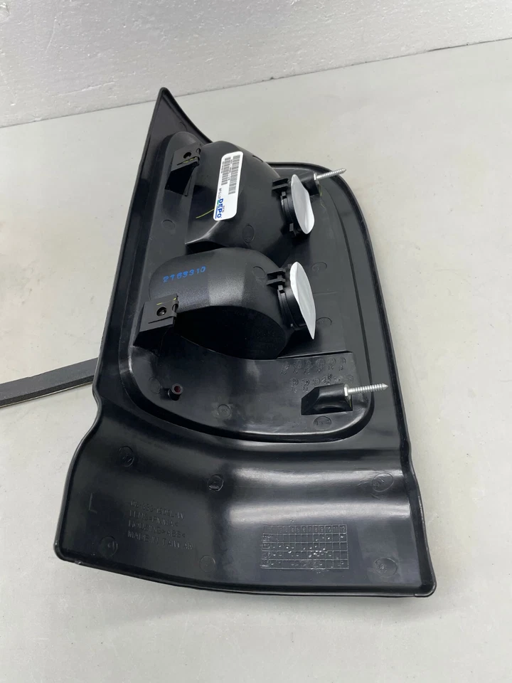 DEPO - BLACK Taillight / Bezel LH LEFT Driver Side for 1994-01 Ram 1500 Sport - Imagem 3 de 4