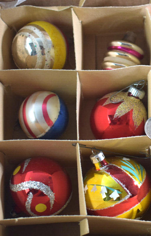 12 Vintage CHRISTMAS ORNAMENTS In BOX Hand PAINTED All Different