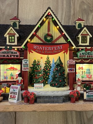 Lemax - Bâtiment Illuminé Caddington Village : Winterfest Arts & Crafts Show - Décor De Village Miniature