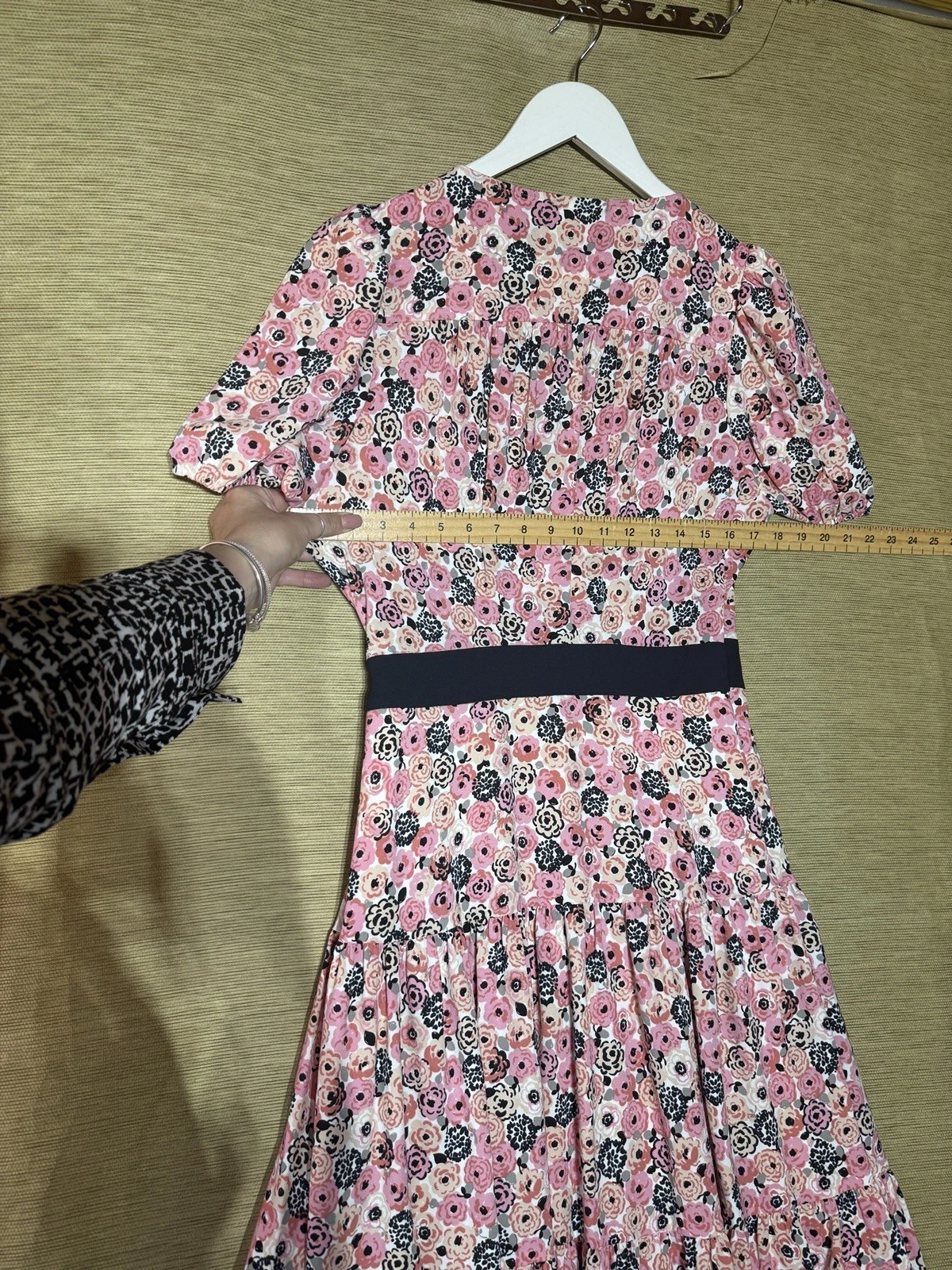 Abito Kate Spade avvolgente taglia L rosa floreale a strati scollo a V midi rosetta fiori