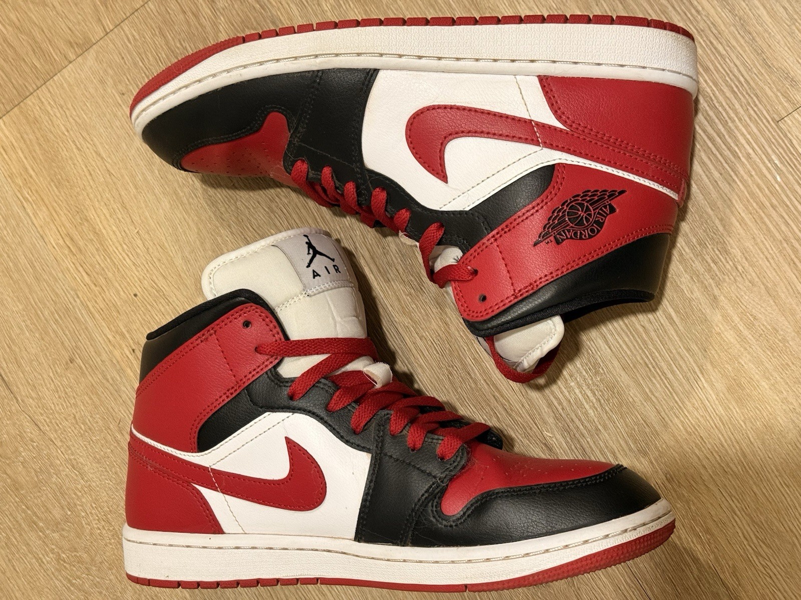 Nike Air Jordan 1 Mid Woman’s 10 White/Black/Gym Red thumbnail 3
