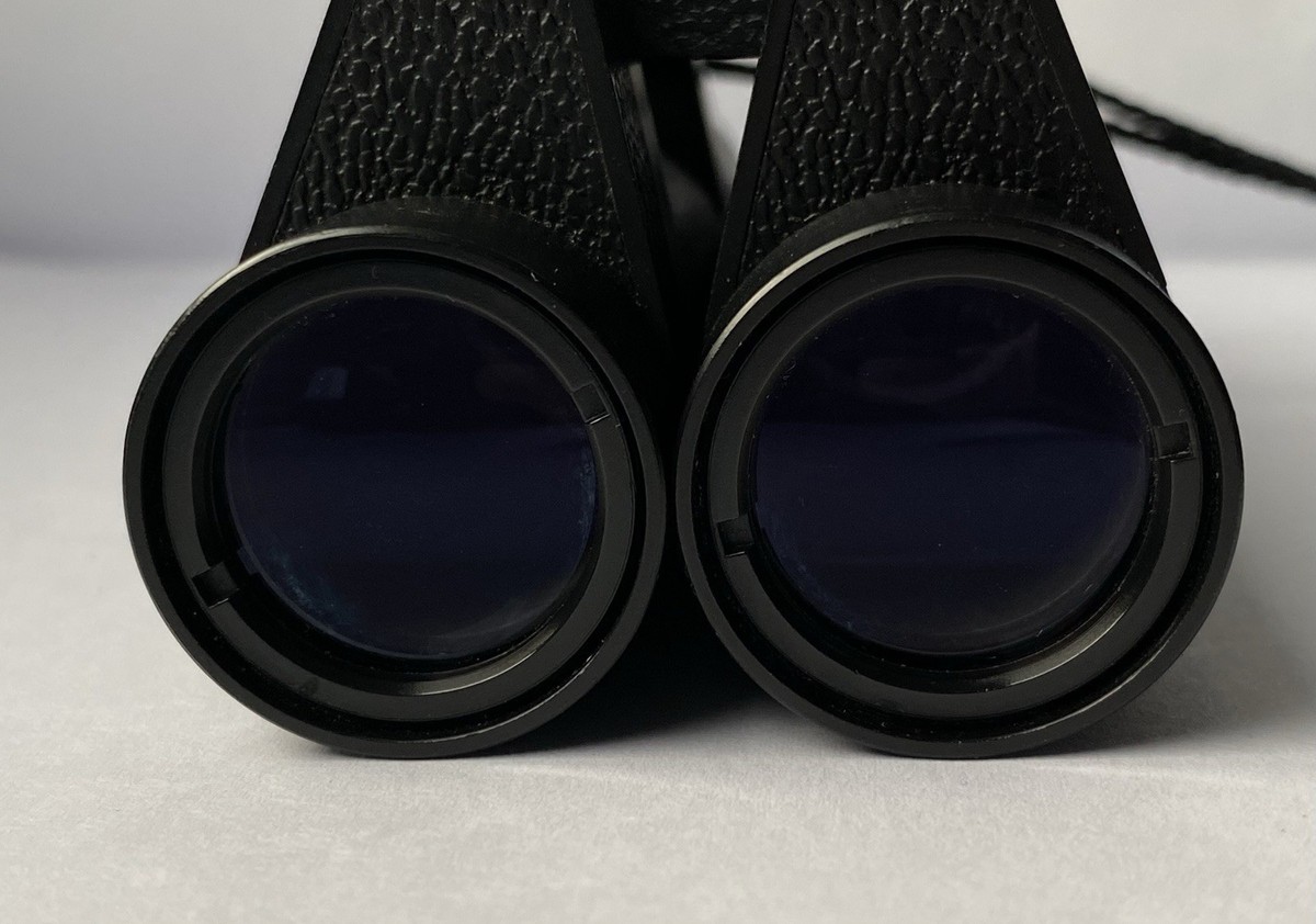 Vintage Zeiss 8 x 20B West German made pocket binoculars with case