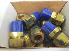 LOT OF 15 PARKER 10-8 FBZ-B MALE NPT CONNECTOR NSMP