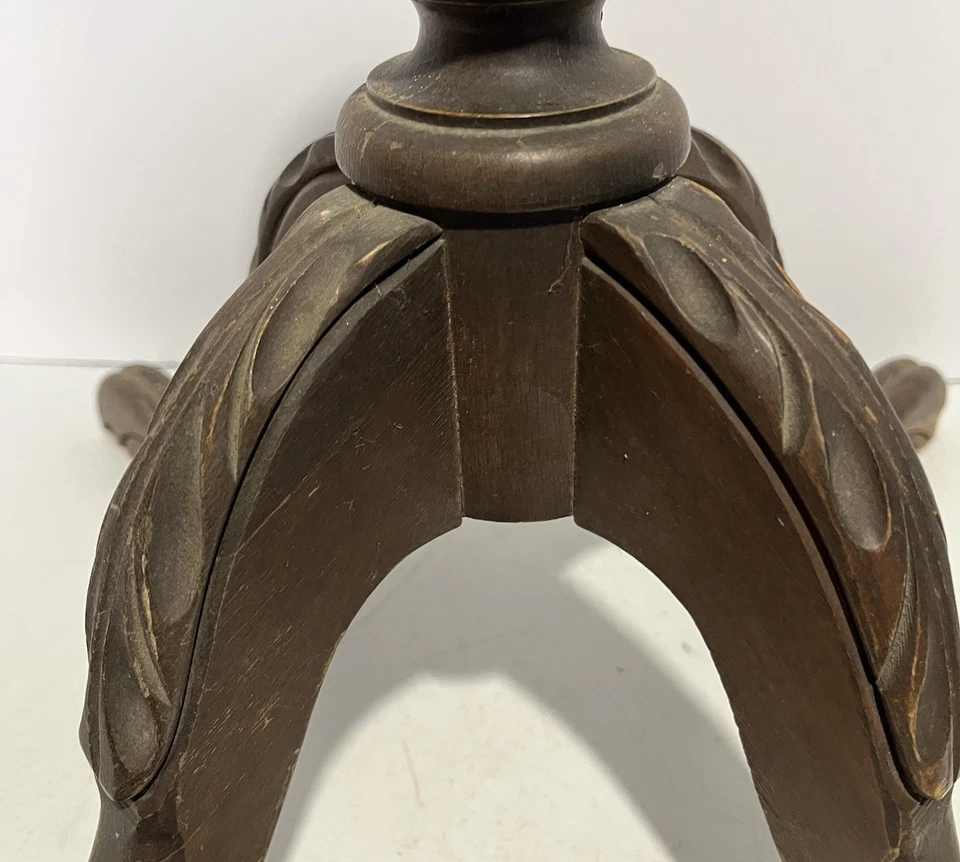 Base de mesa de cuatro patas estilo Chippendale de madera antigua Foto 3 de 4