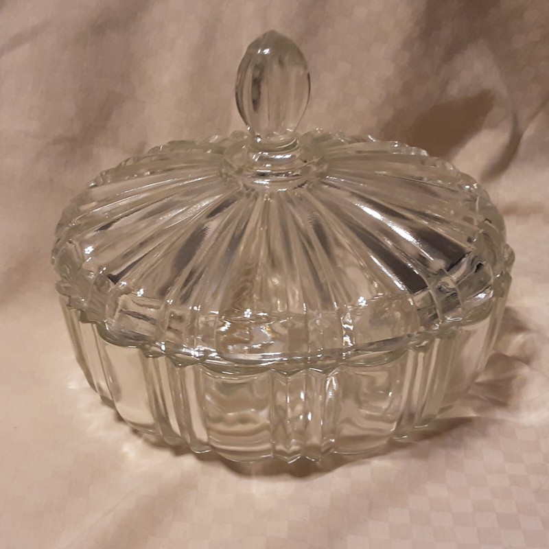 Vintage Anchor Hocking Old Cafe Candy Dish With Lid / 7" Diameter 