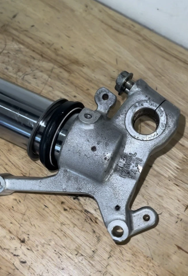 1997-2001 Honda CR250R CR250 Showa 47 мм вилка хромированная внутренняя трубка зажим нижний левый - Изображение 3 из 4