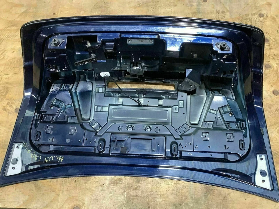 AUDI A4 2005 QUATTRO CONVERTIBLE TAPA MALETERO TRASERO PORTÓN TRASERO ELEVADO CON EMBLEMA FÁBRICA Foto 2 de 4