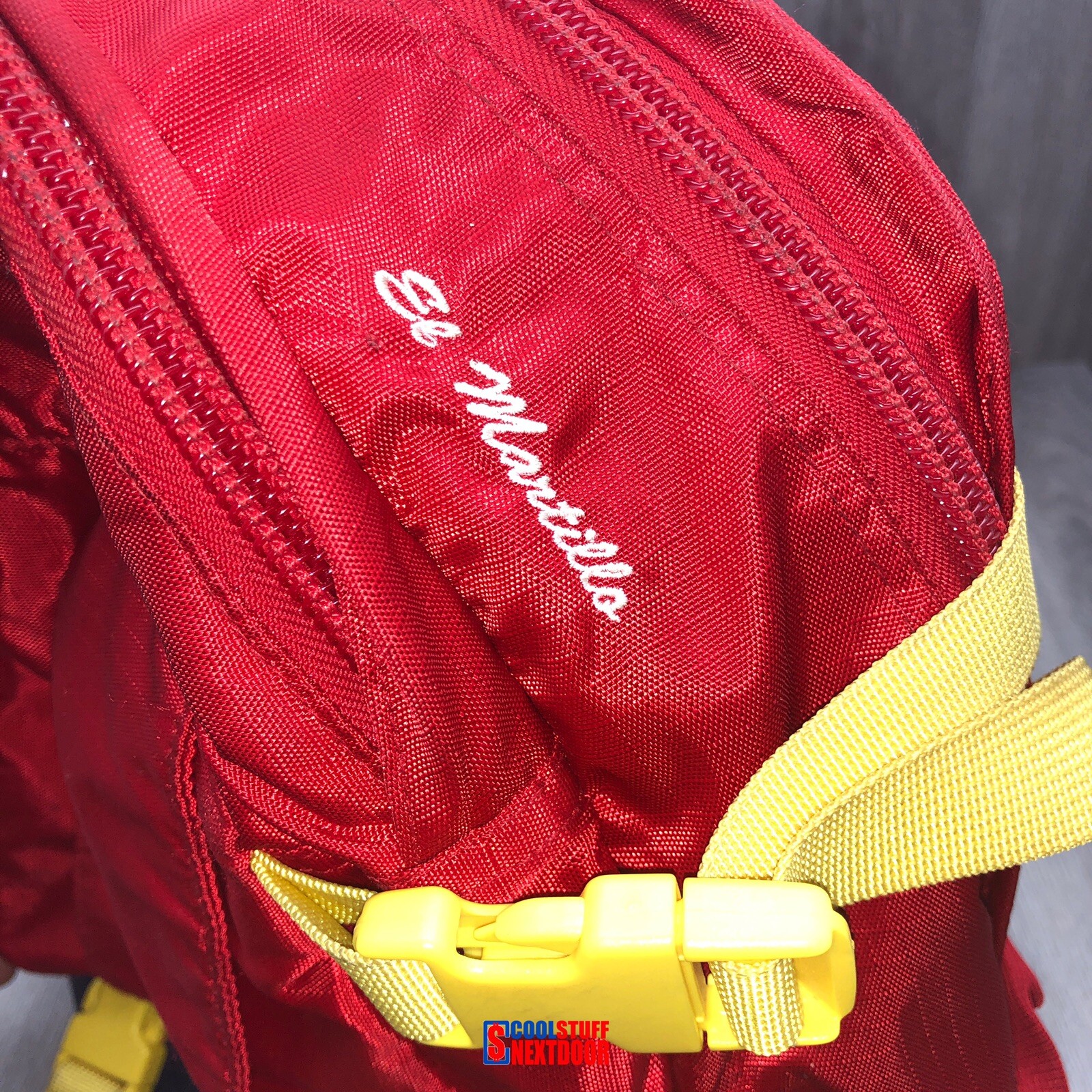 guess 22 xl backpack red