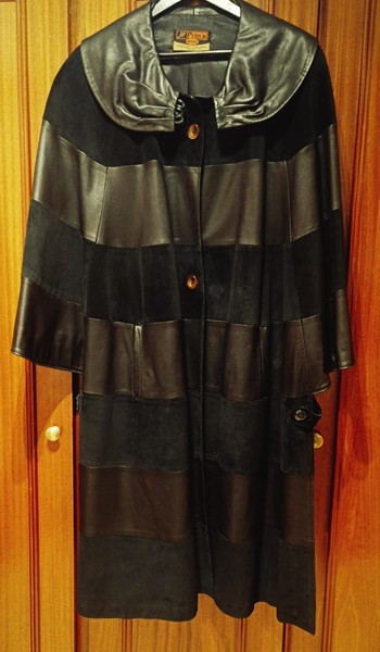 abrigo de cuero,mujer, talla L-XL.