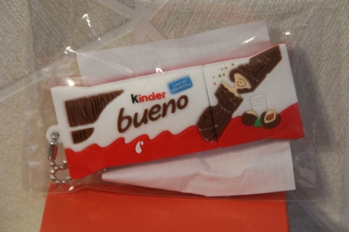 VERY RARE / KINDER BUEN USB key / new in blister / fererro pub collection