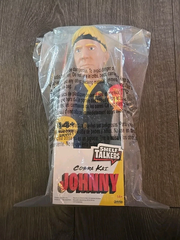 Cuerda de tracción Jakks Pacific Shelf Talkers 12" Cobra Kai Johnny Lawrence 2023 (NUEVA EN CAJA) Foto 2 de 4