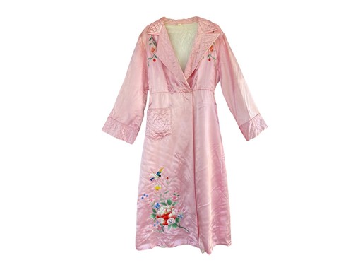 Vintage Pink Satin Embroidered Robe -M- WWII Souvenir of Japan