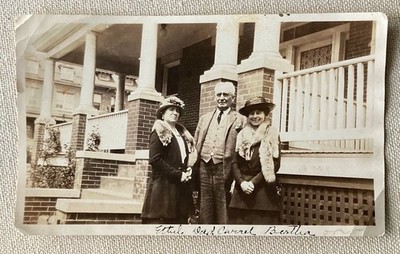 Vtg Photo Fashion Ethel Dad Carrol Bertha Having Fun Hats Furs B&W 5.75'' x 3.5''