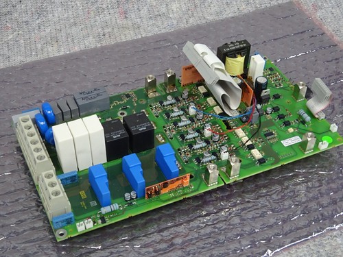 KEB F5 17F5H 400V 18,5KW 29KVA Power Board 15F524G-V439 15.F5.04G-002C - 第 1/11 張圖片