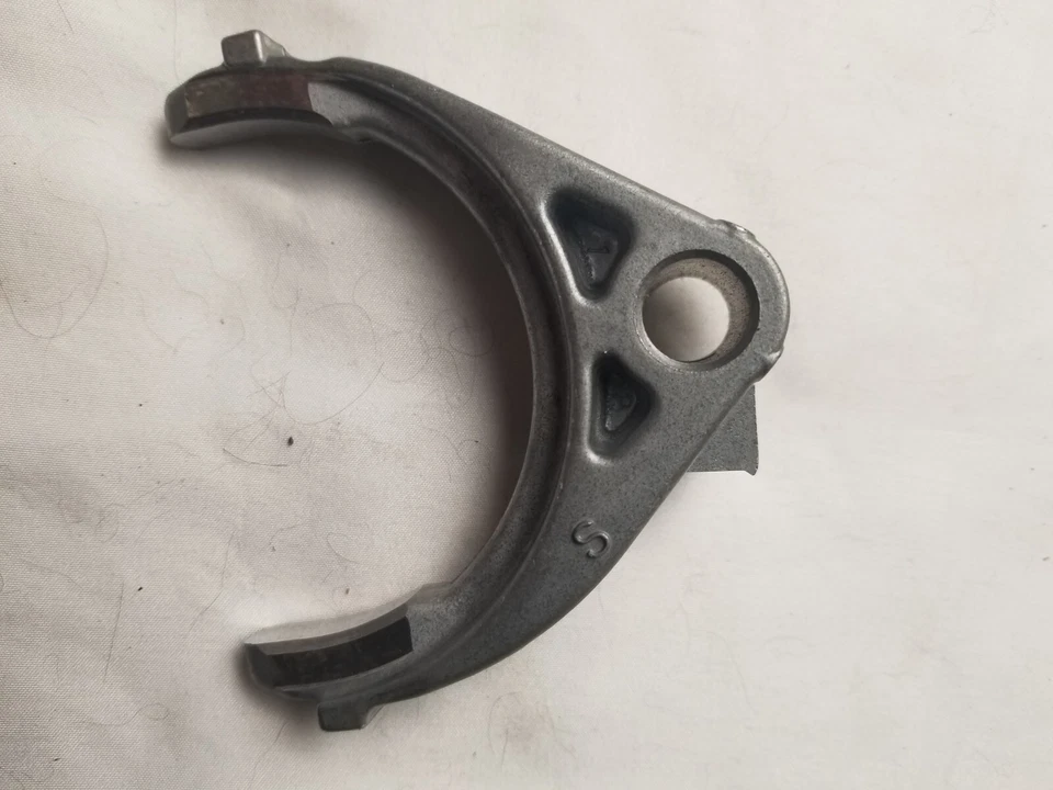 Оригинальная вилка переключения передач Toyota 33214-32021 No 3 1985-1993 Camry, Celica, MR2 - Изображение 4 из 4