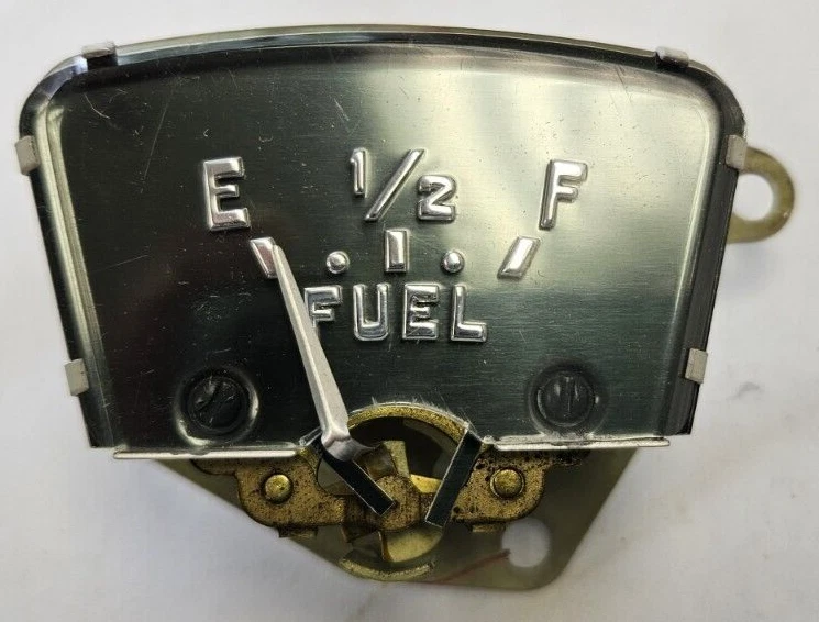 Chrysler Windsor Saratoga 1951 cuadro de instrumentos medidor de combustible nuevo de Lote Antiguo 1383244. Foto 3 de 4